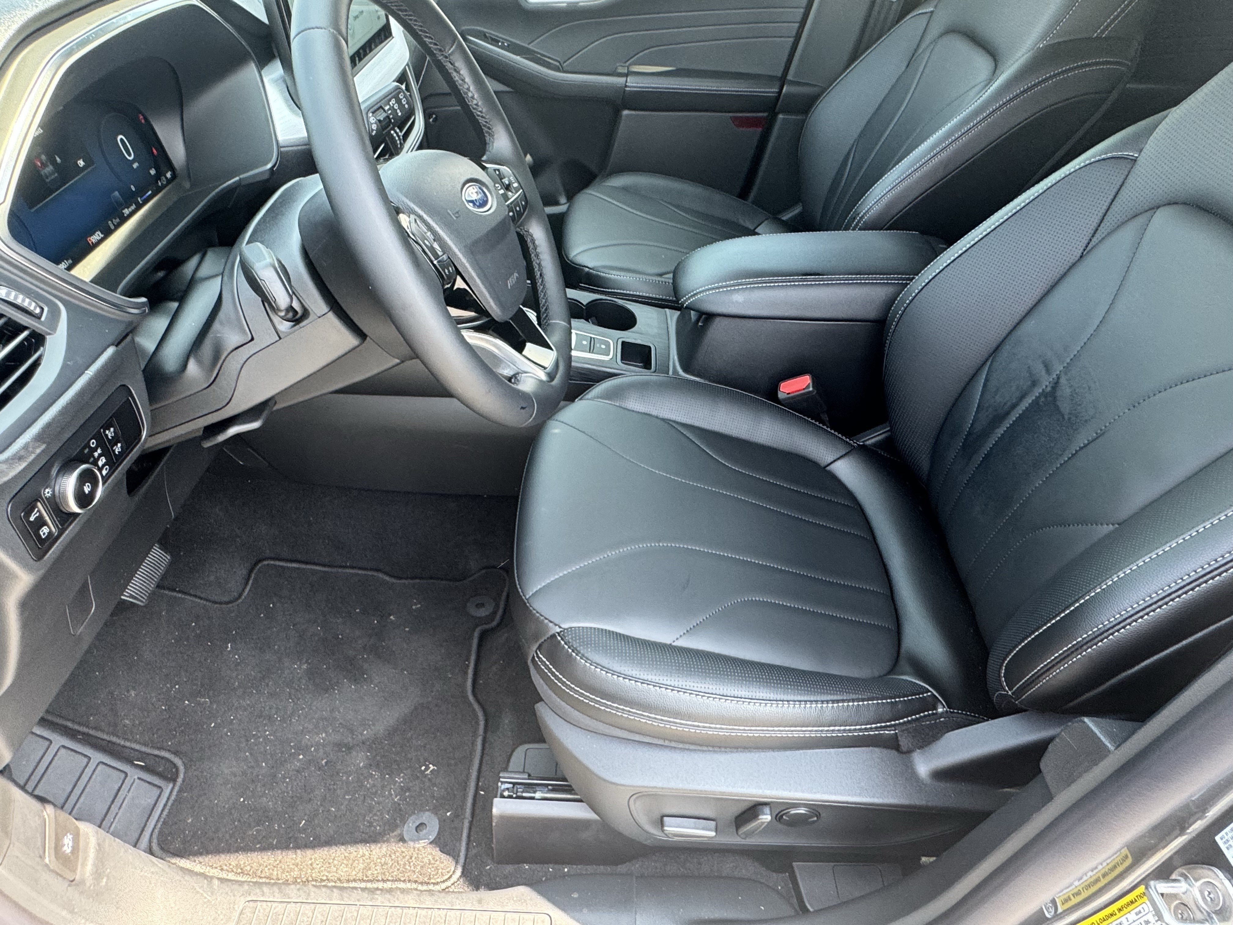 Used 2025 Ford Escape SE w/ PHEV Premium Package FWD image 14