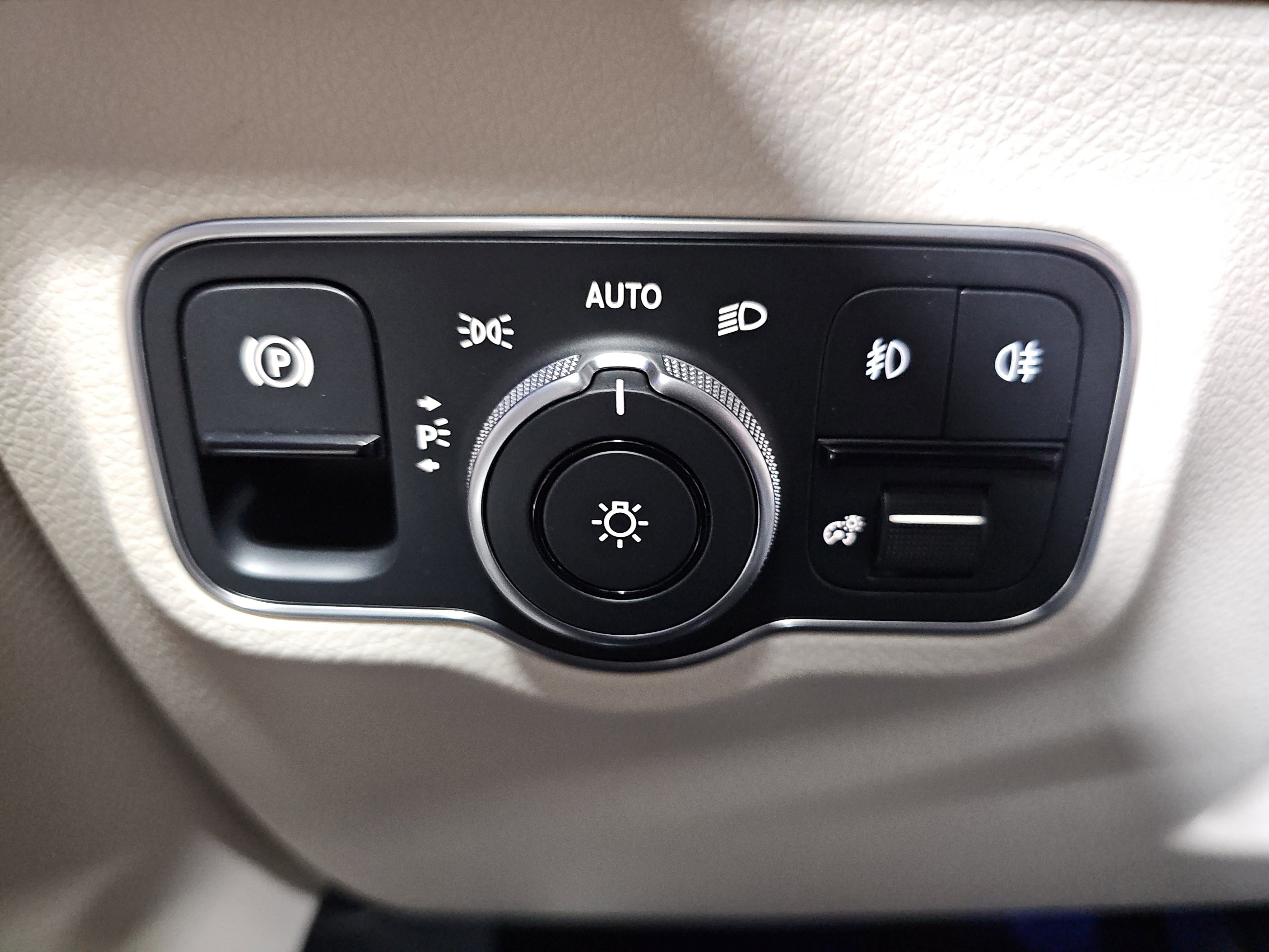 New 2025 Mercedes-Benz GLB 250 image 26