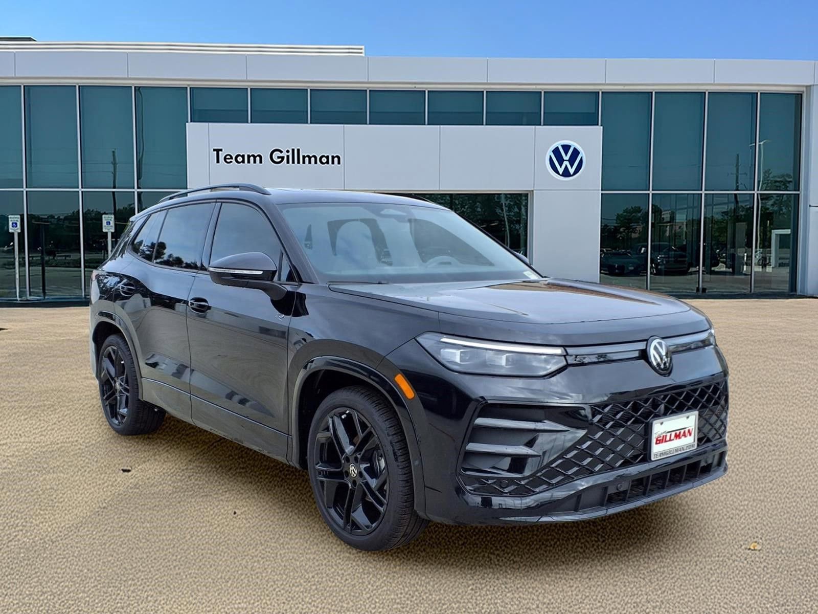 New 2026 Volkswagen Tiguan SE R-Line FWD image 1