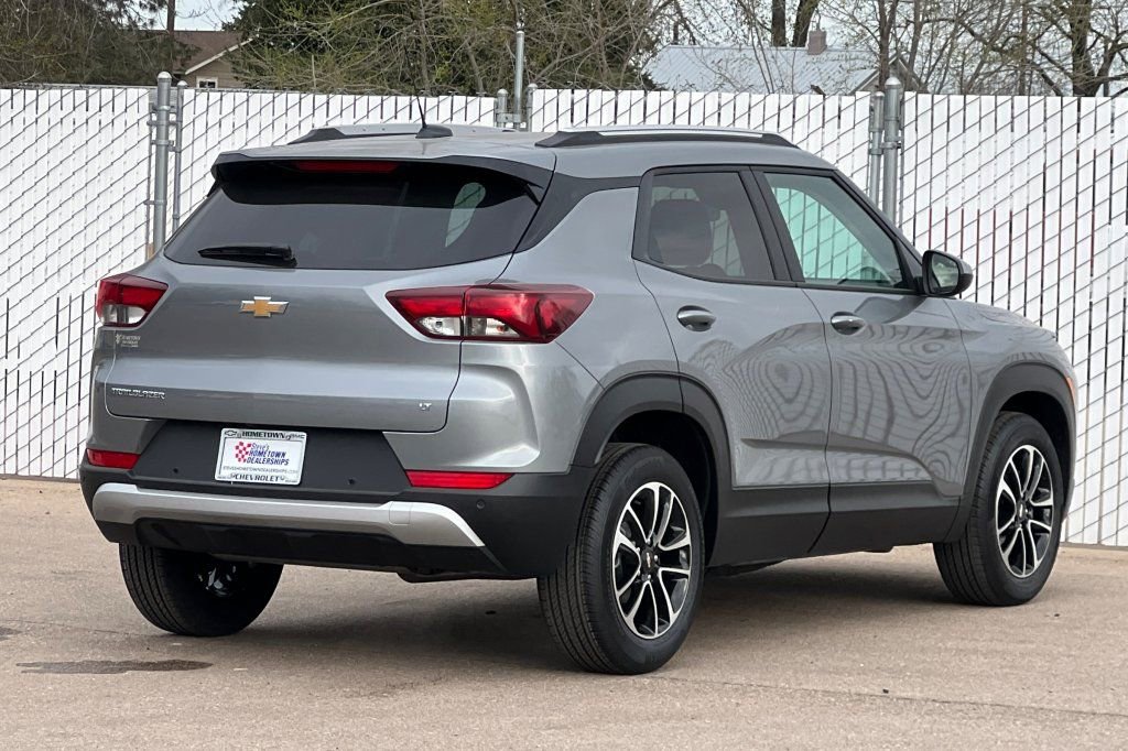 New 2026 Chevrolet TrailBlazer LT w/ LT Cold Weather Package FWD image 4