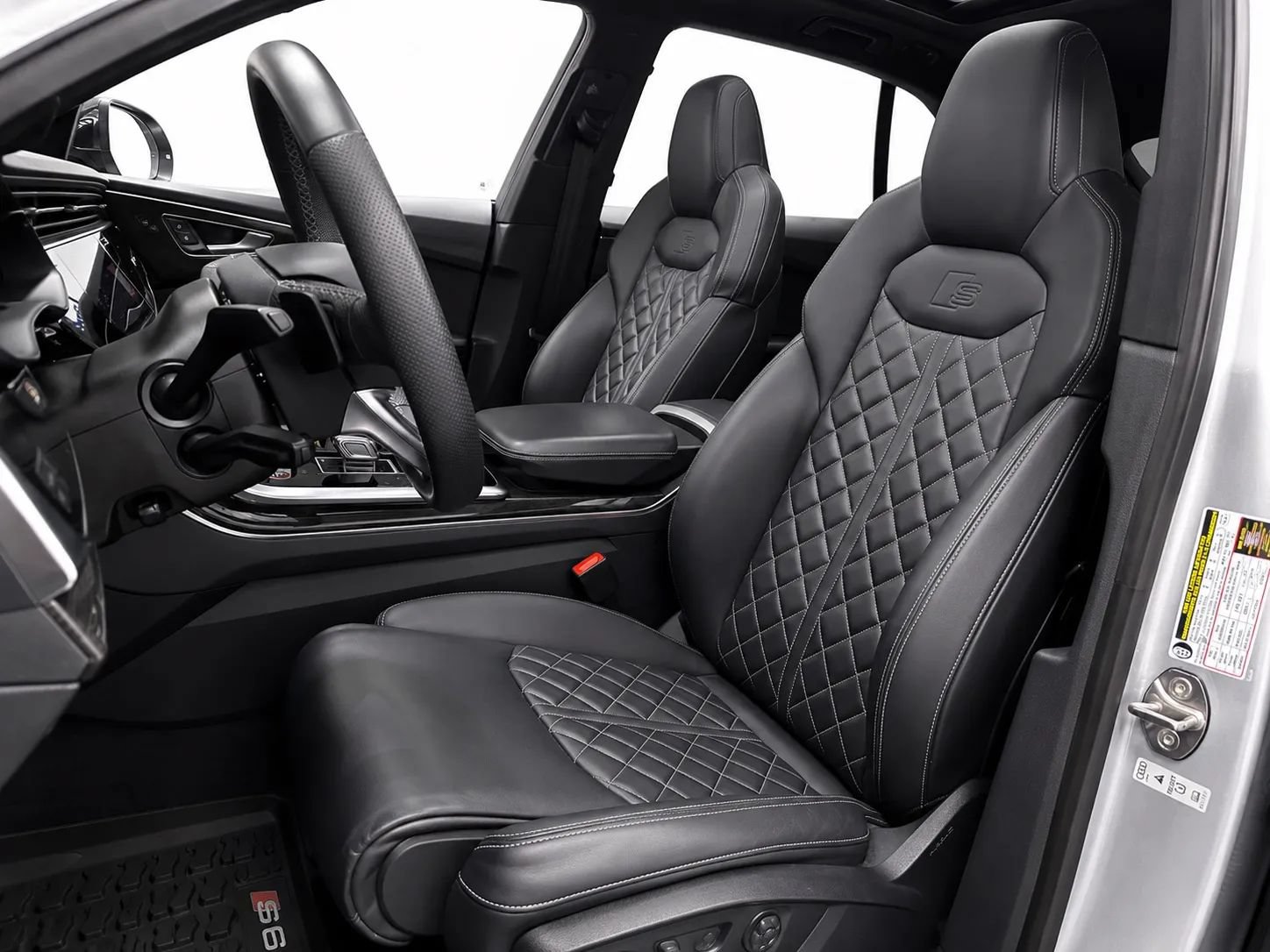Used 2022 Audi SQ8 Premium Plus w/ Black Optic Package AWD/4WD image 10