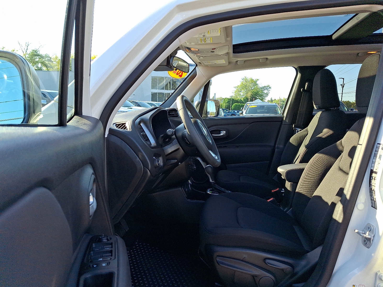 Certified 2023 Jeep Renegade Latitude w/ Sun & Fun Group image 13