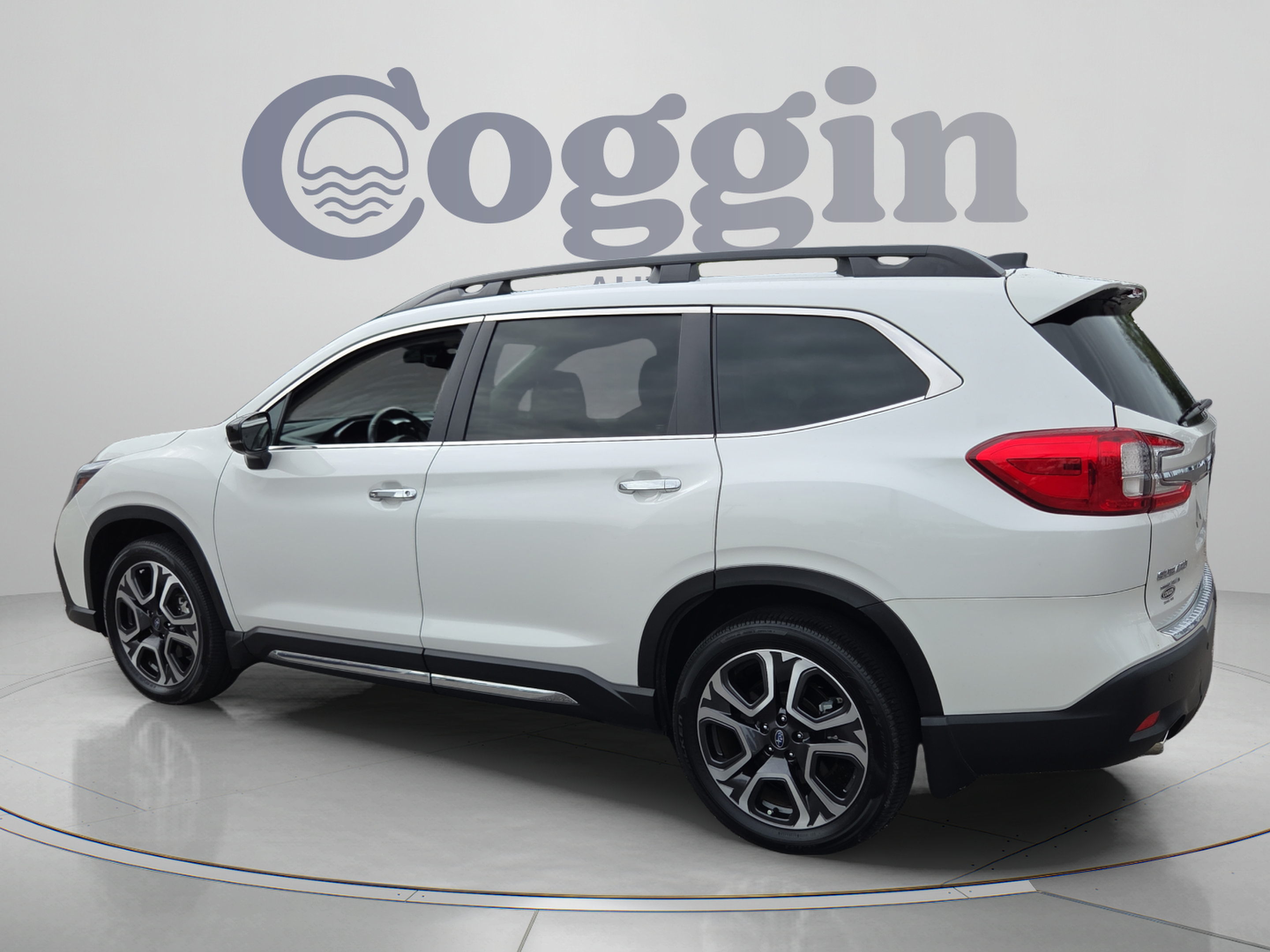 Used 2024 Subaru Ascent Touring AWD/4WD image 3