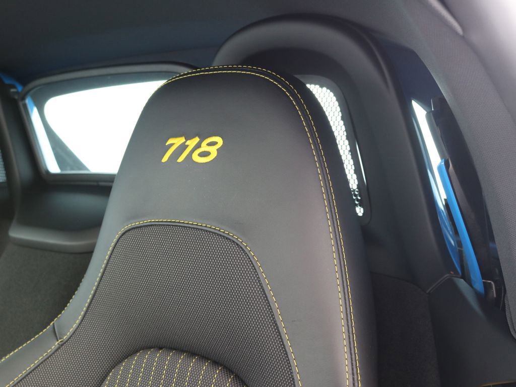 Used 2022 Porsche 718 Boxster image 17