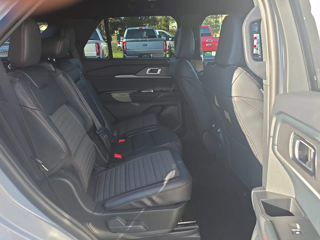 New 2026 Ford Explorer ST-Line w/ ST-Line Street Pack image 10