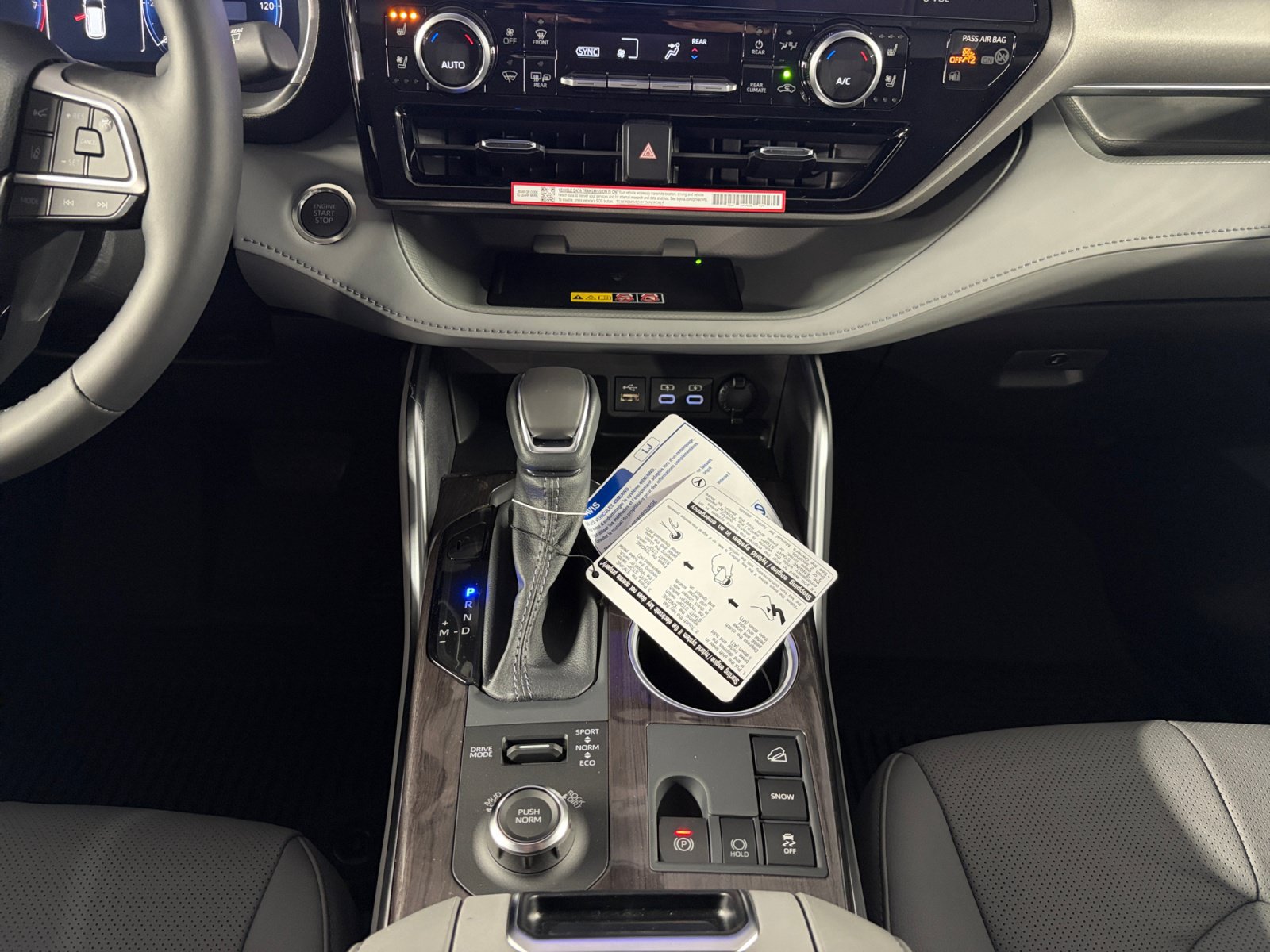 New 2026 Toyota Highlander Limited AWD/4WD image 12