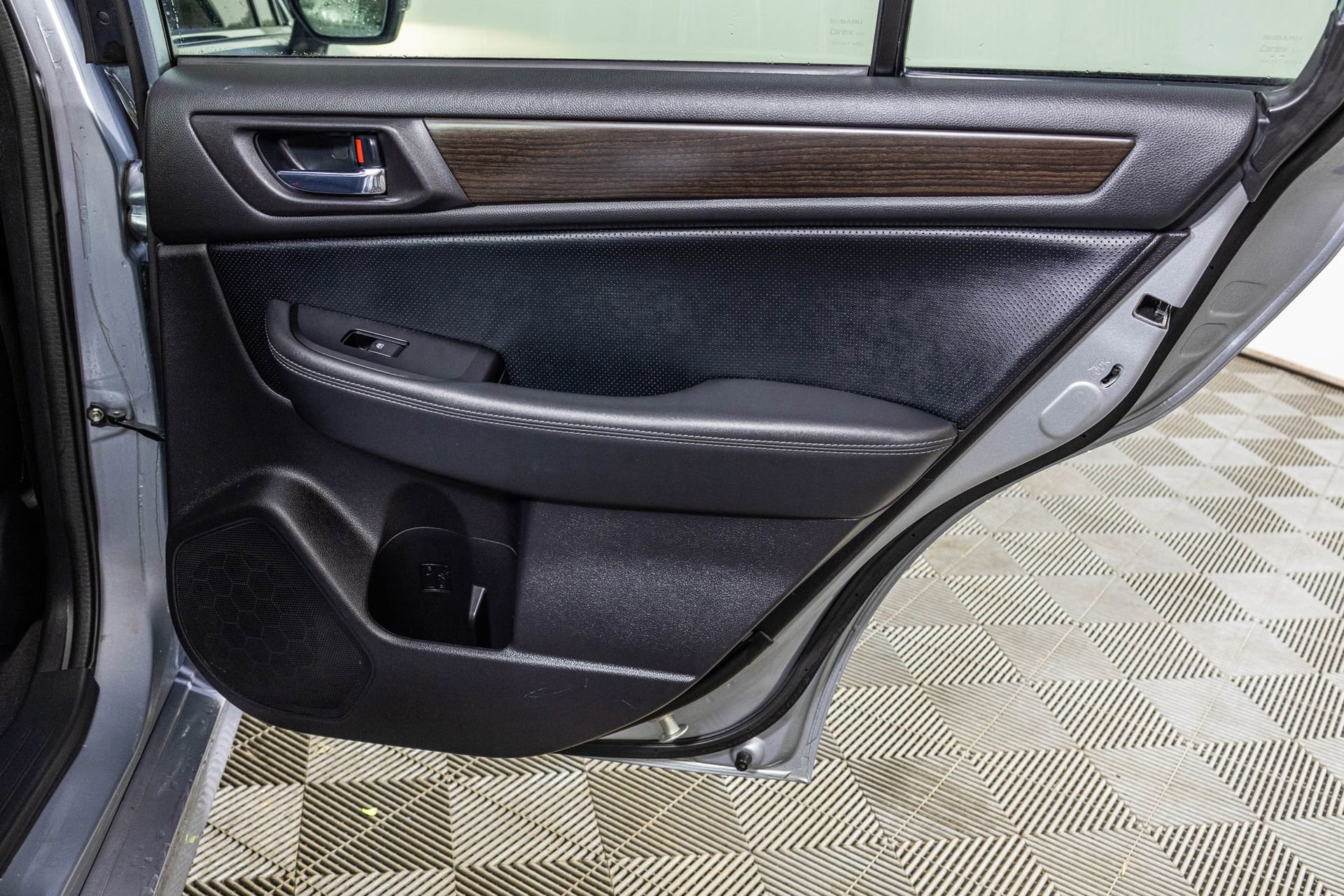 Used 2016 Subaru Legacy 2.5i Limited image 46