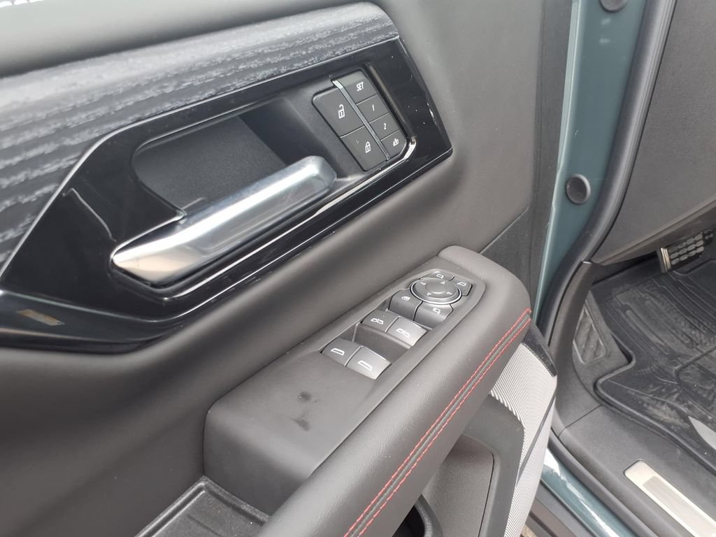 New 2026 GMC Yukon XL AT4 Ultimate w/ LPO, Illumination Package AWD/4WD image 8