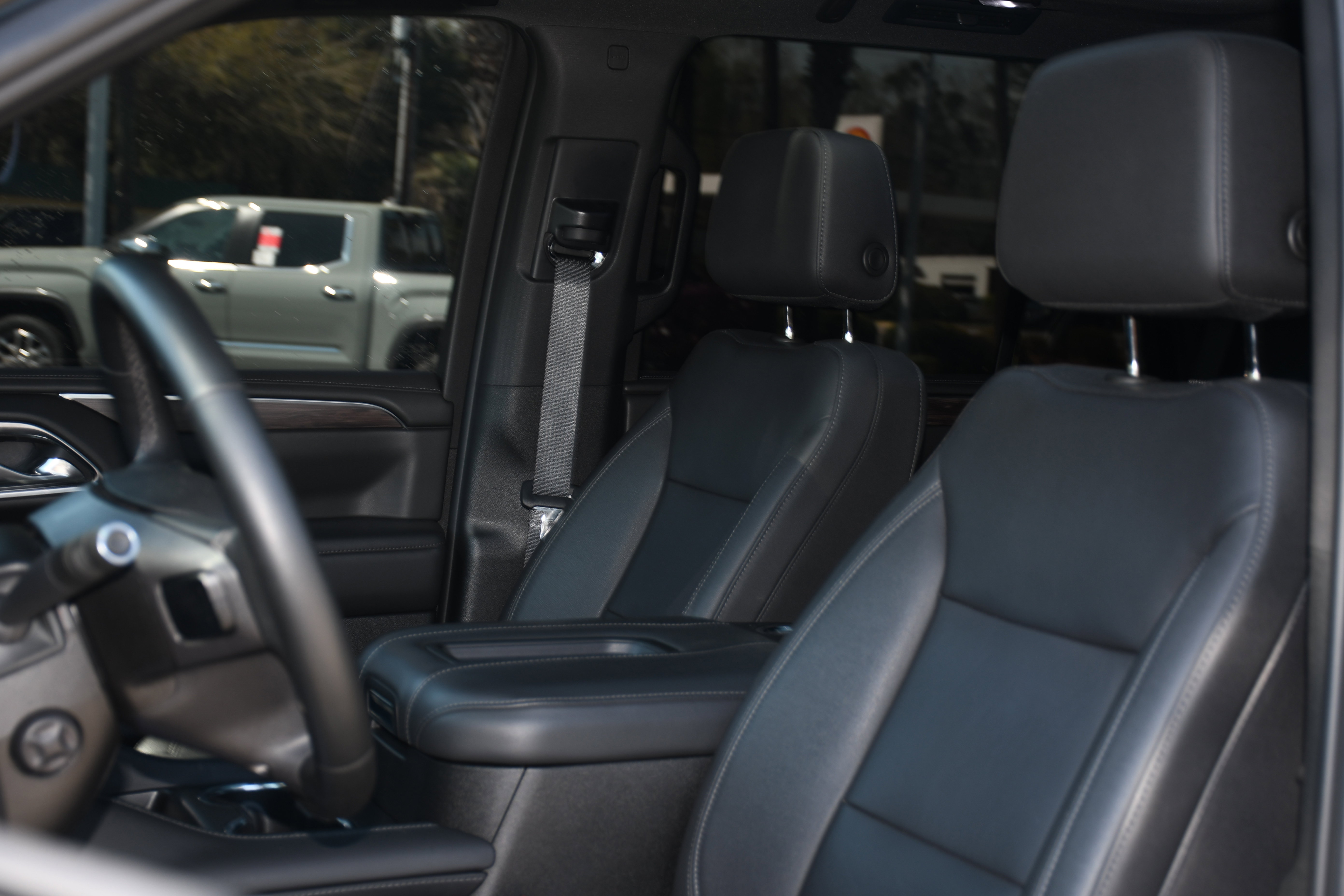 Used 2023 Chevrolet Tahoe Z71 w/ Luxury Package image 12