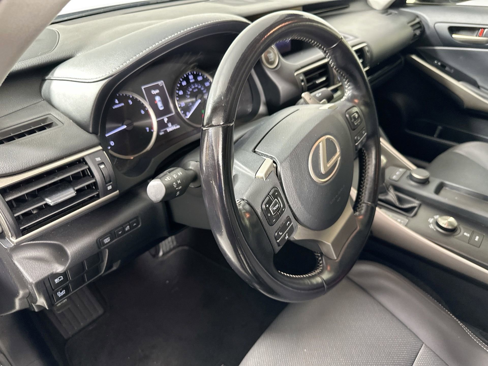 Used 2020 Lexus IS 300 image 9