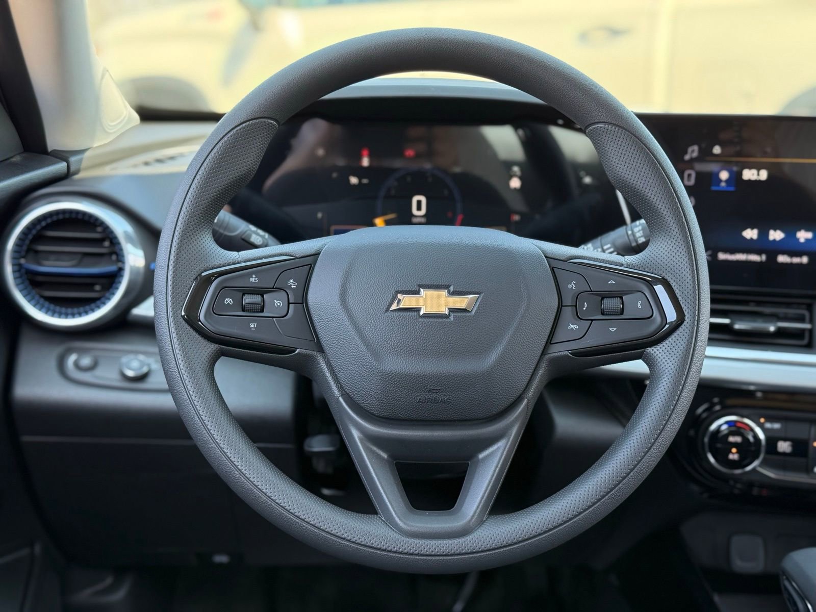 New 2026 Chevrolet Trax LT w/ LPO, Blackout Package image 16