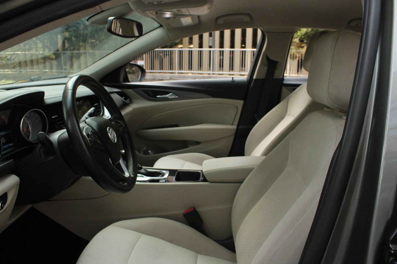 Used 2018 Buick Regal Preferred w/ Sights and Sounds Package FWD image 14