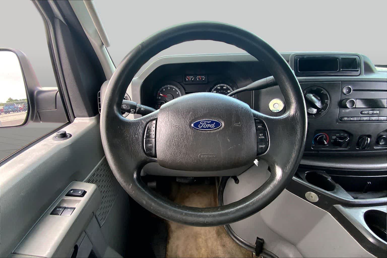Used 2014 Ford E-350 and Econoline 350 XLT RWD image 6