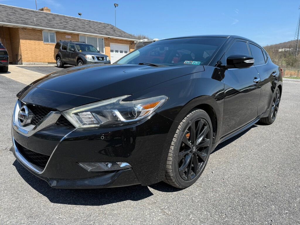 Used 2017 Nissan Maxima SR w/ Midnight Edition image 7