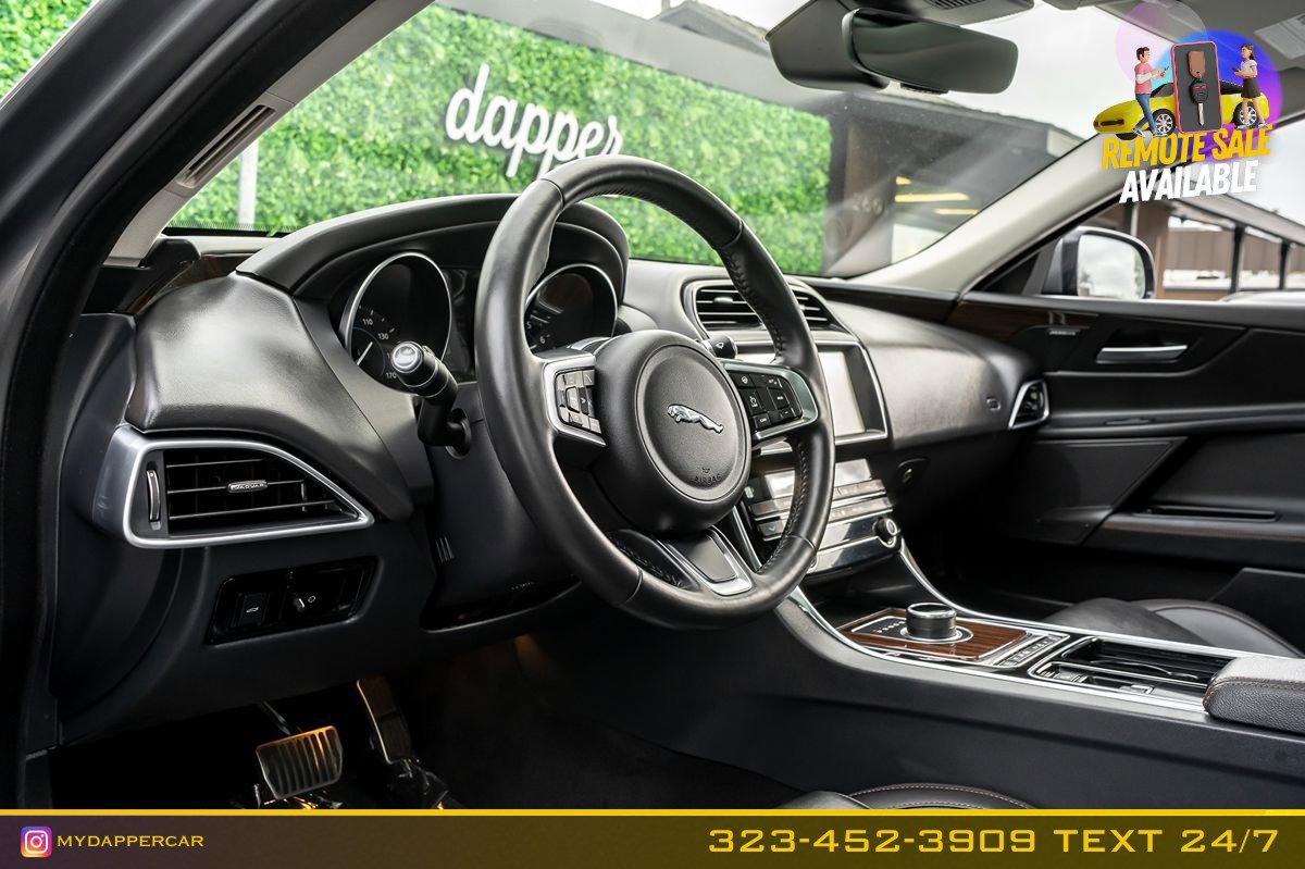 Used 2019 Jaguar XE Prestige image 10