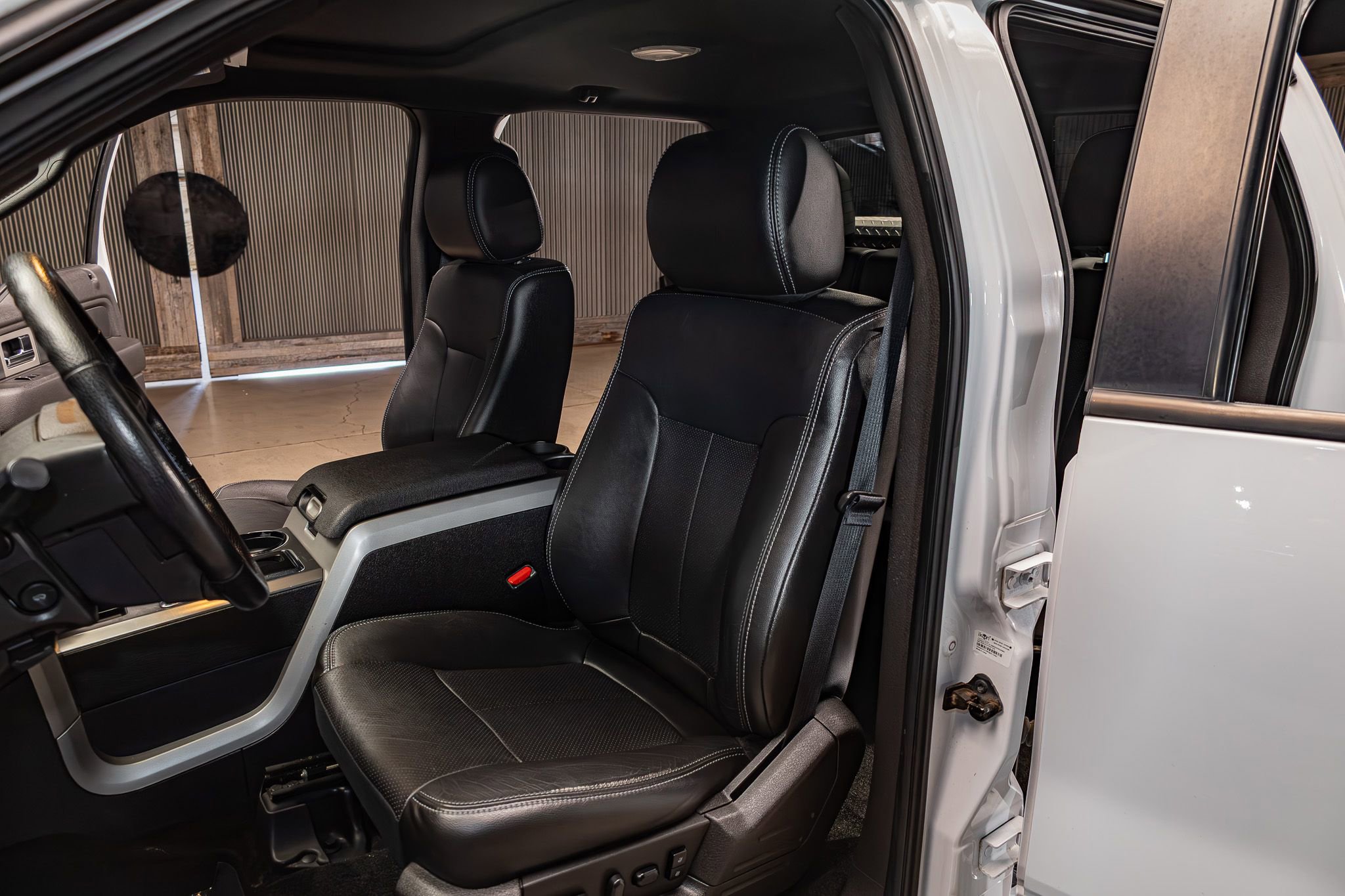 Used 2014 Ford F150 FX4 w/ Equipment Group 402A Luxury AWD/4WD image 21