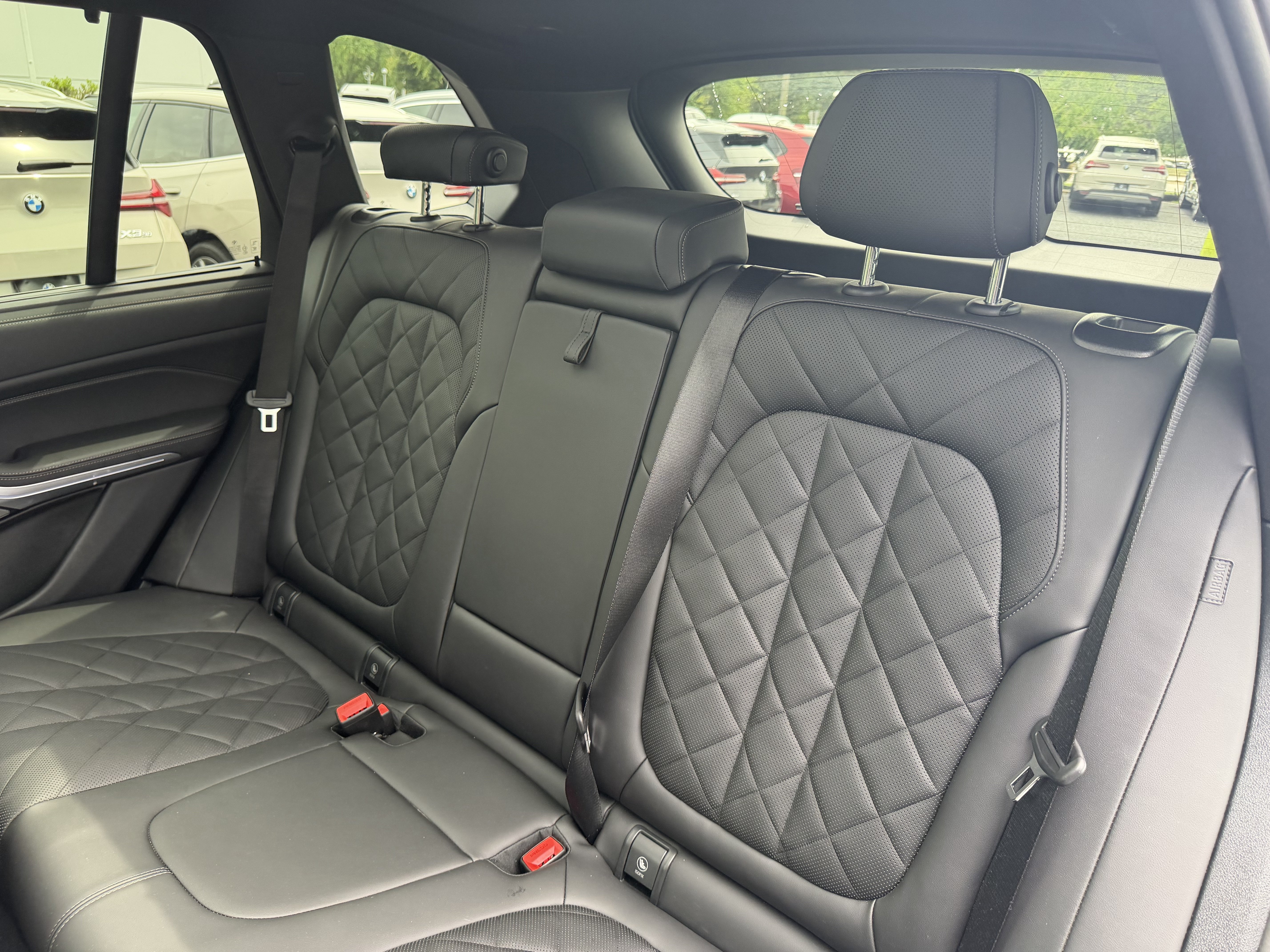 Used 2026 BMW X5 xDrive40i w/ M Sport Package AWD/4WD image 16