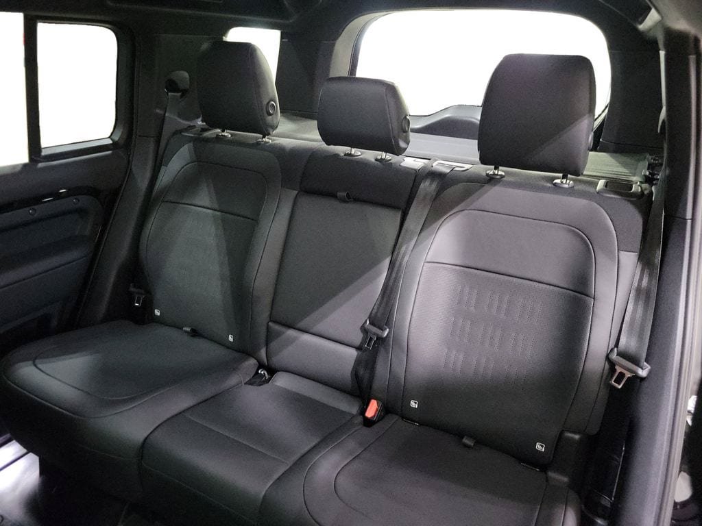 New 2026 Land Rover Defender 110 OCTA AWD/4WD image 22