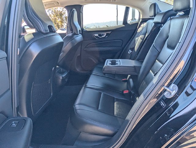 Used 2024 Volvo S60 B5 Core FWD image 11