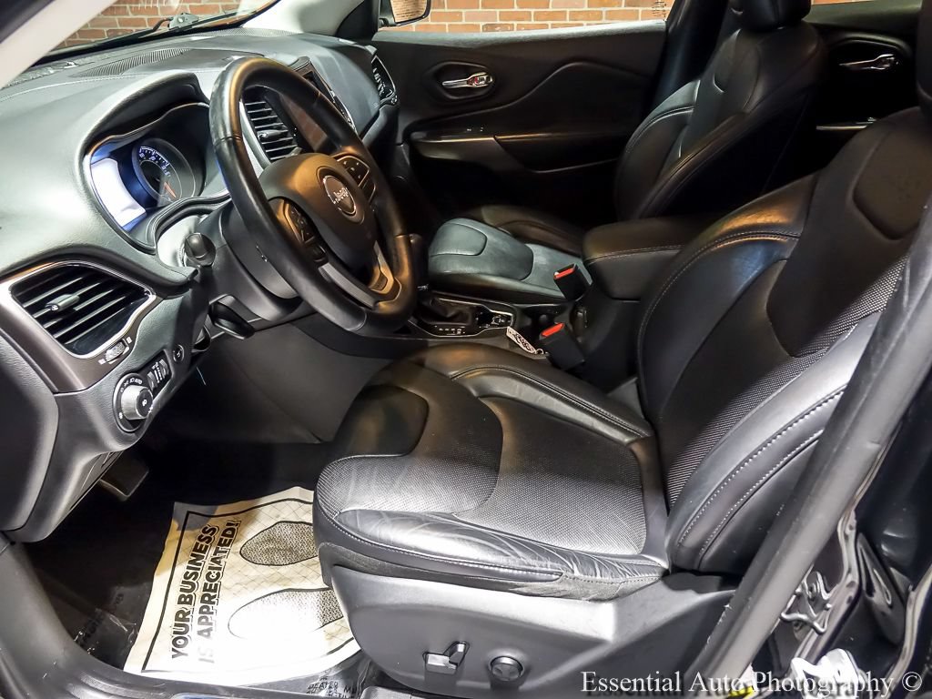 Used 2019 Jeep Cherokee Limited FWD image 10