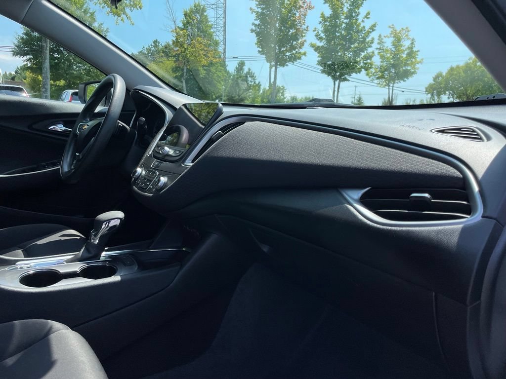 Used 2025 Chevrolet Malibu LT FWD image 34
