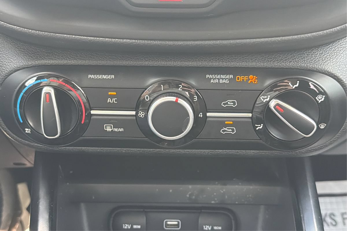 Used 2021 Kia Soul LX FWD image 27