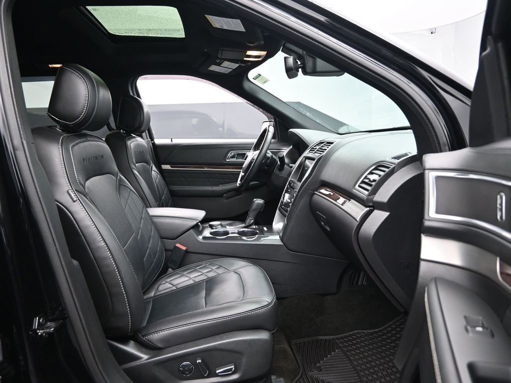 Used 2017 Ford Explorer Platinum image 35