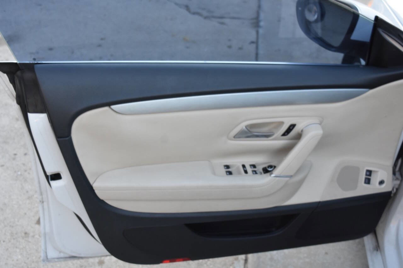 Used 2012 Volkswagen CC Lux Plus image 29