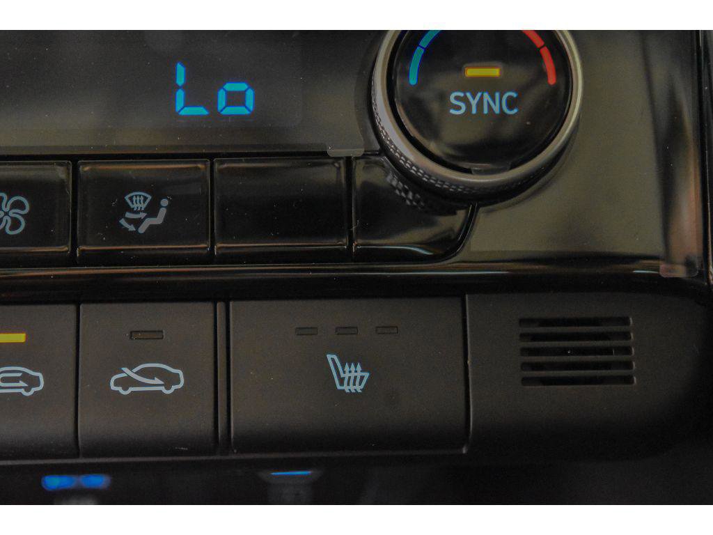 New 2025 Hyundai Elantra Limited image 76