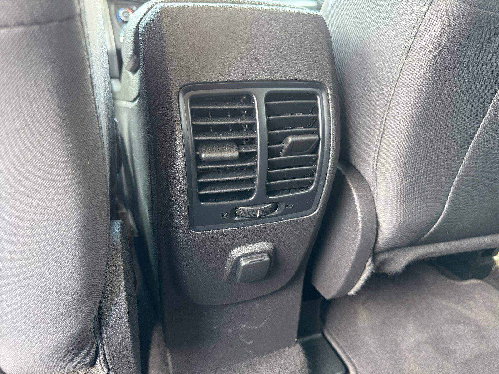 Used 2018 Ford Escape SE FWD image 17