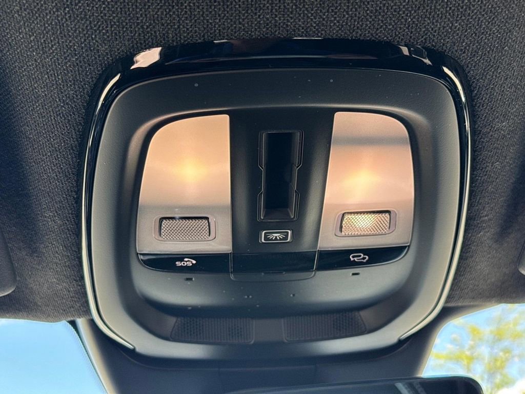 Certified 2023 Volvo XC40 Recharge Plus AWD/4WD image 15