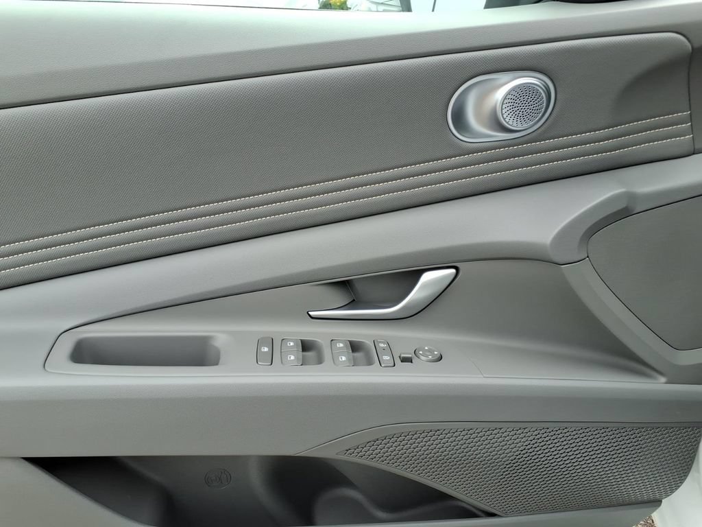 New 2026 Hyundai Elantra Sport FWD image 13