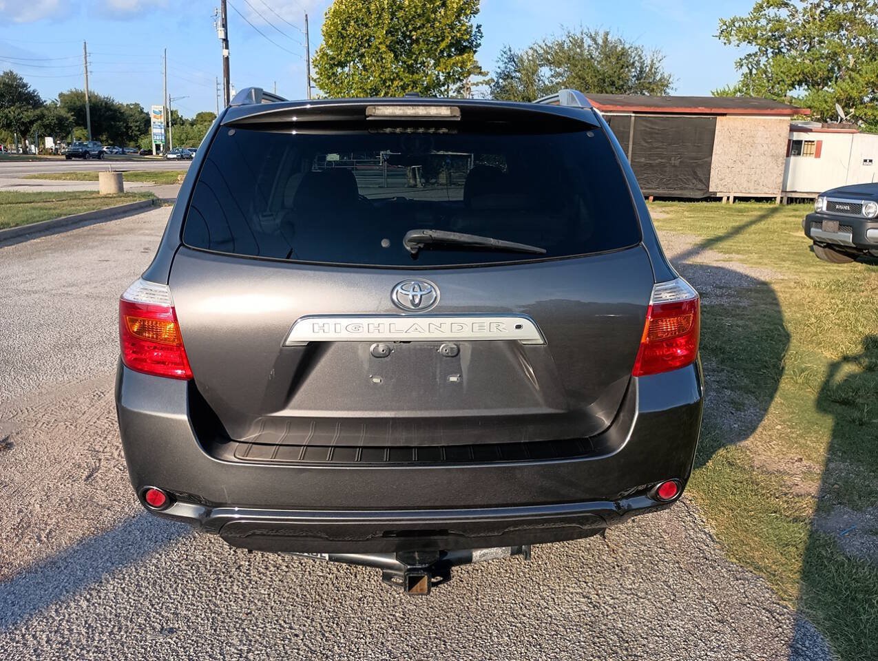 Used 2010 Toyota Highlander Limited w/ Extra Value Pkg 7 FWD image 4
