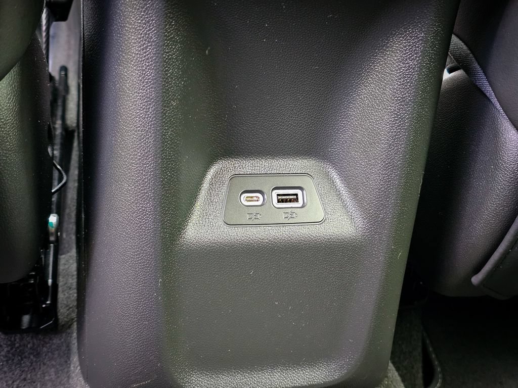 Used 2023 Buick Envision Essence AWD/4WD image 34