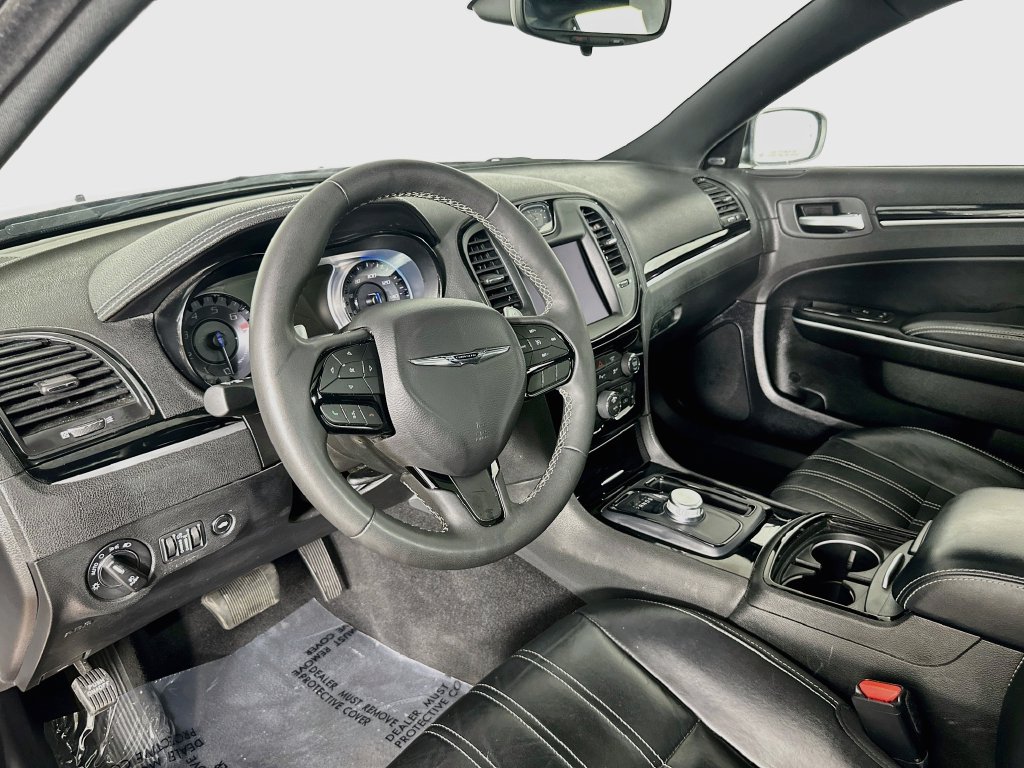 Used 2023 Chrysler 300 S RWD image 9
