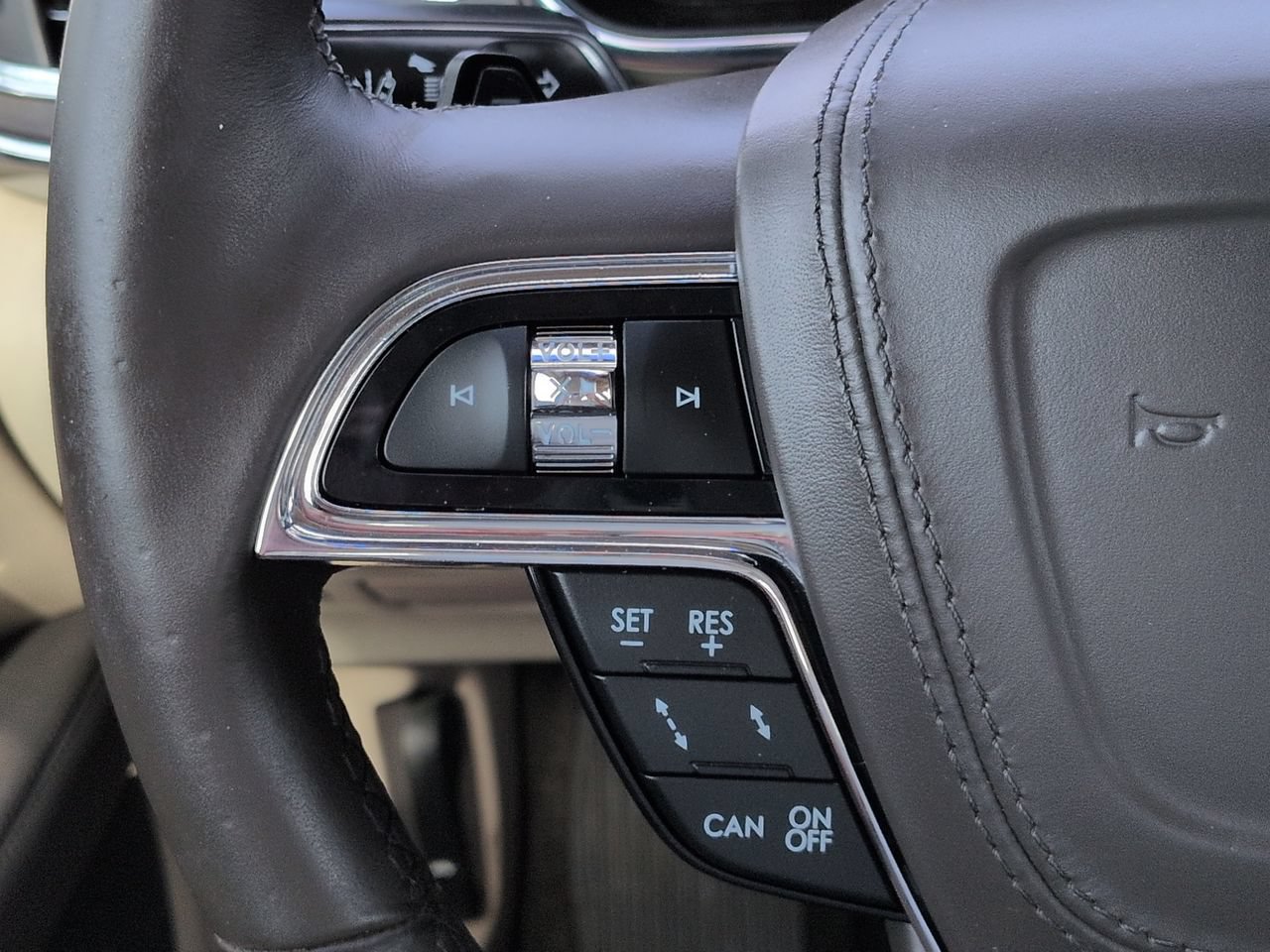 Used 2020 Lincoln Continental Reserve FWD image 27