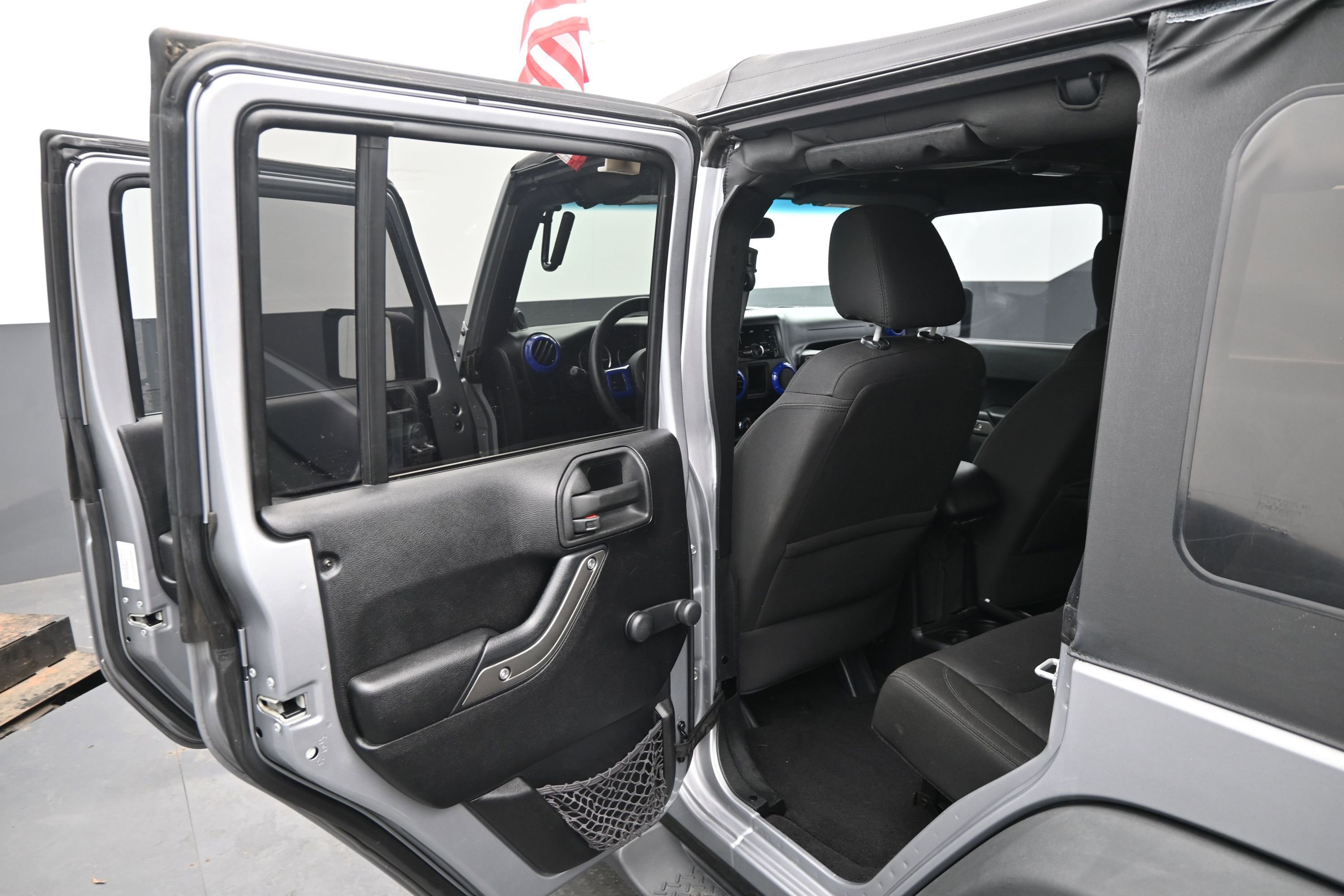 Used 2014 Jeep Wrangler Unlimited Sport w/ Max Tow Package AWD/4WD image 15