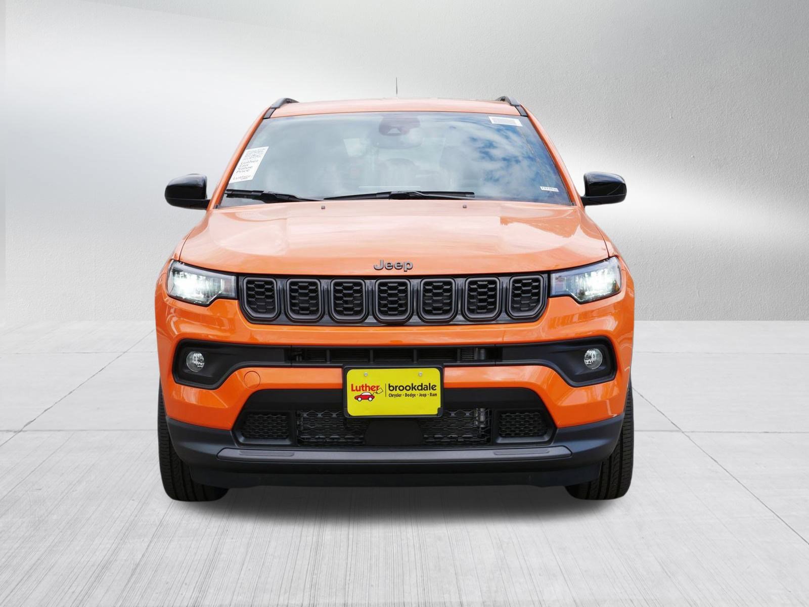 New 2026 Jeep Compass Latitude image 2