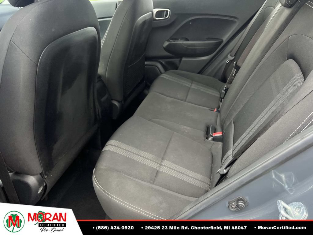 Used 2023 Hyundai Venue SEL FWD image 13