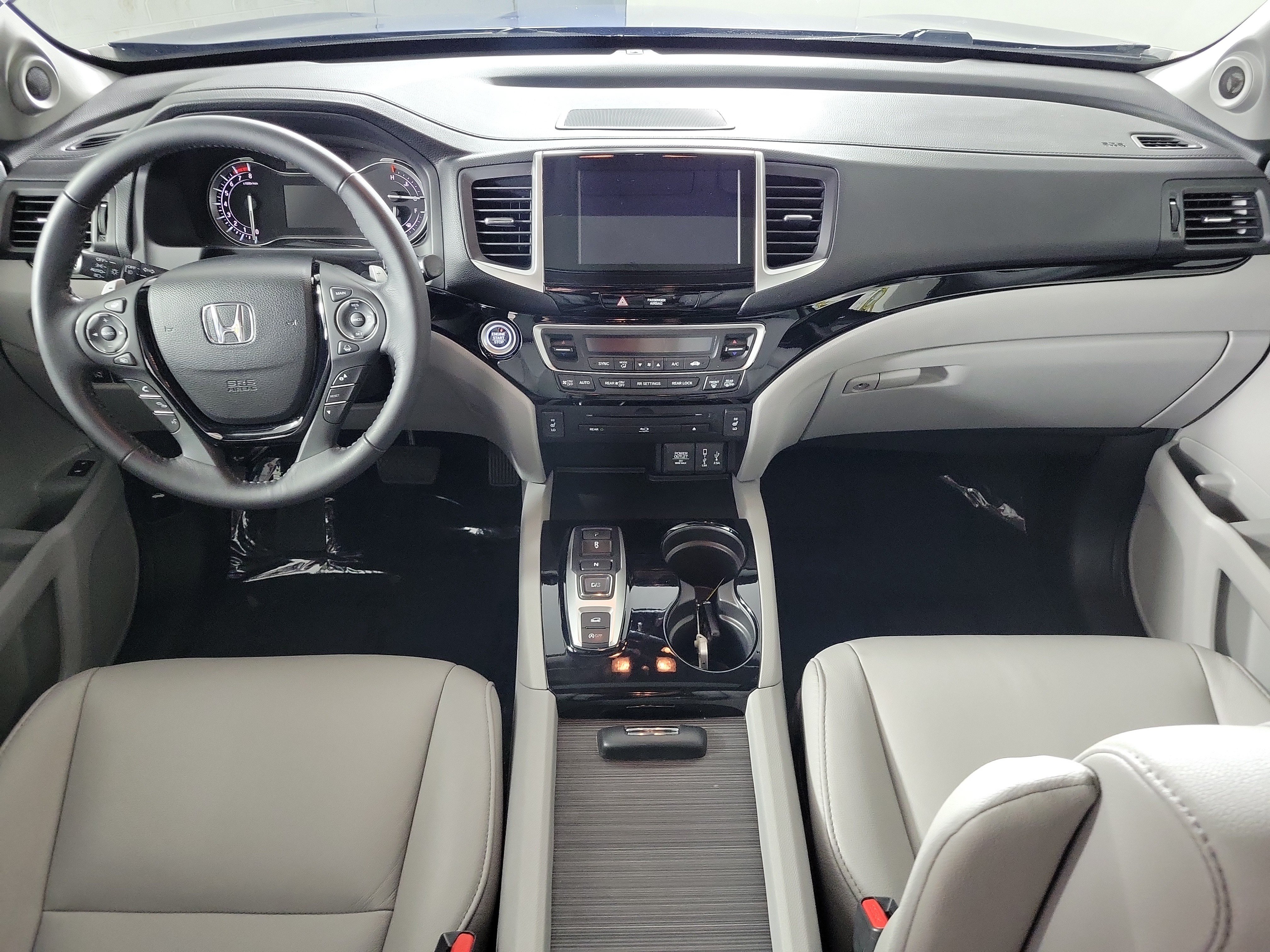 Used 2017 Honda Pilot Touring image 11