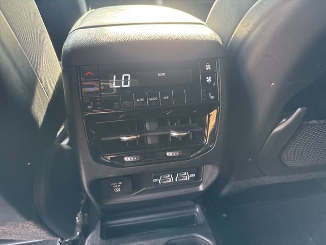 Used 2021 Jeep Grand Cherokee L Limited image 21