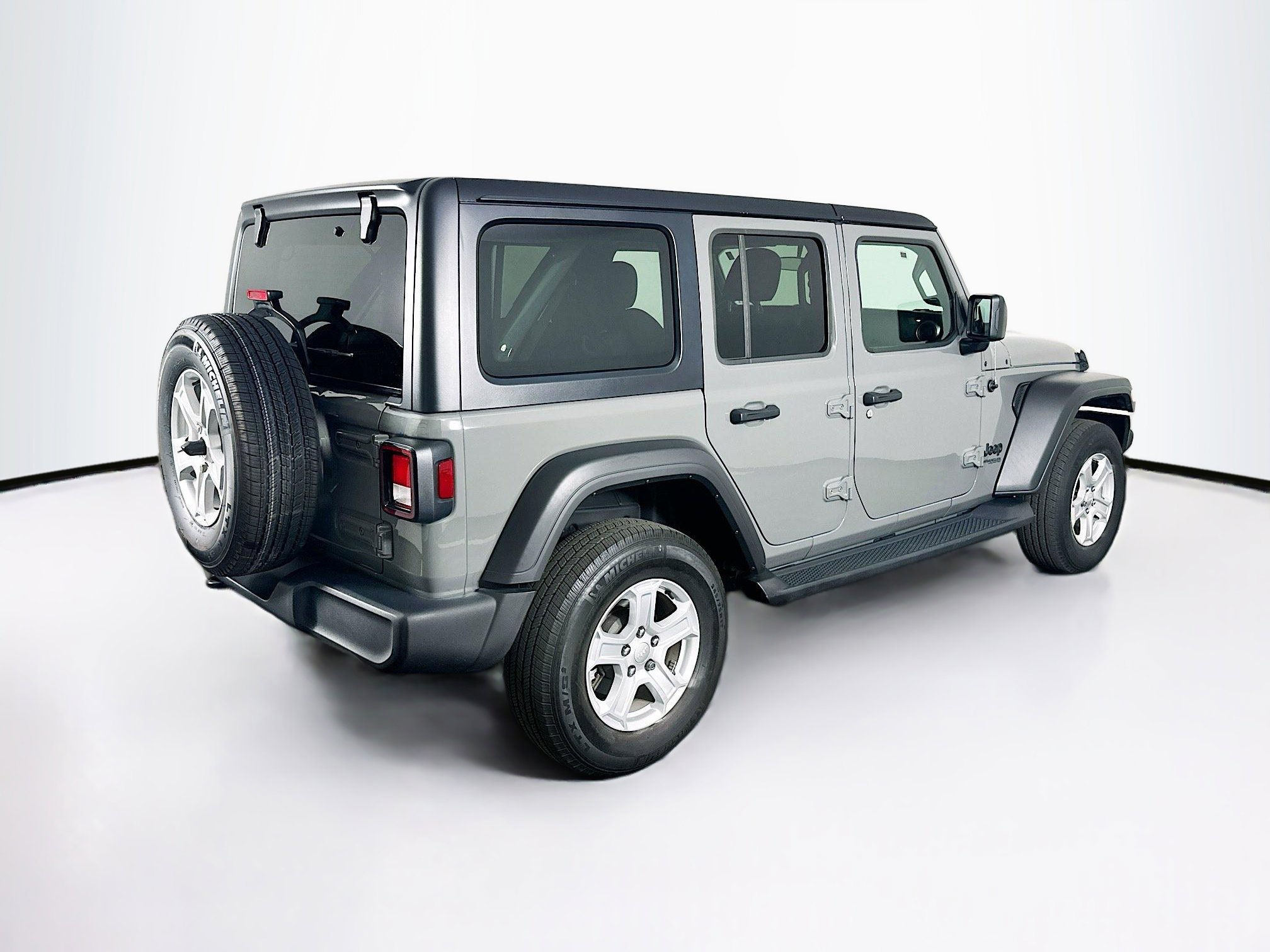 Used 2022 Jeep Wrangler Sport S image 9