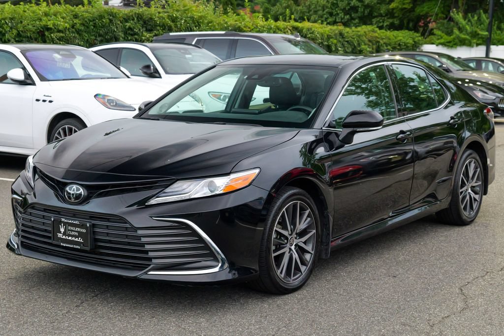 Used 2024 Toyota Camry XLE w/ Navigation Package AWD/4WD image 3