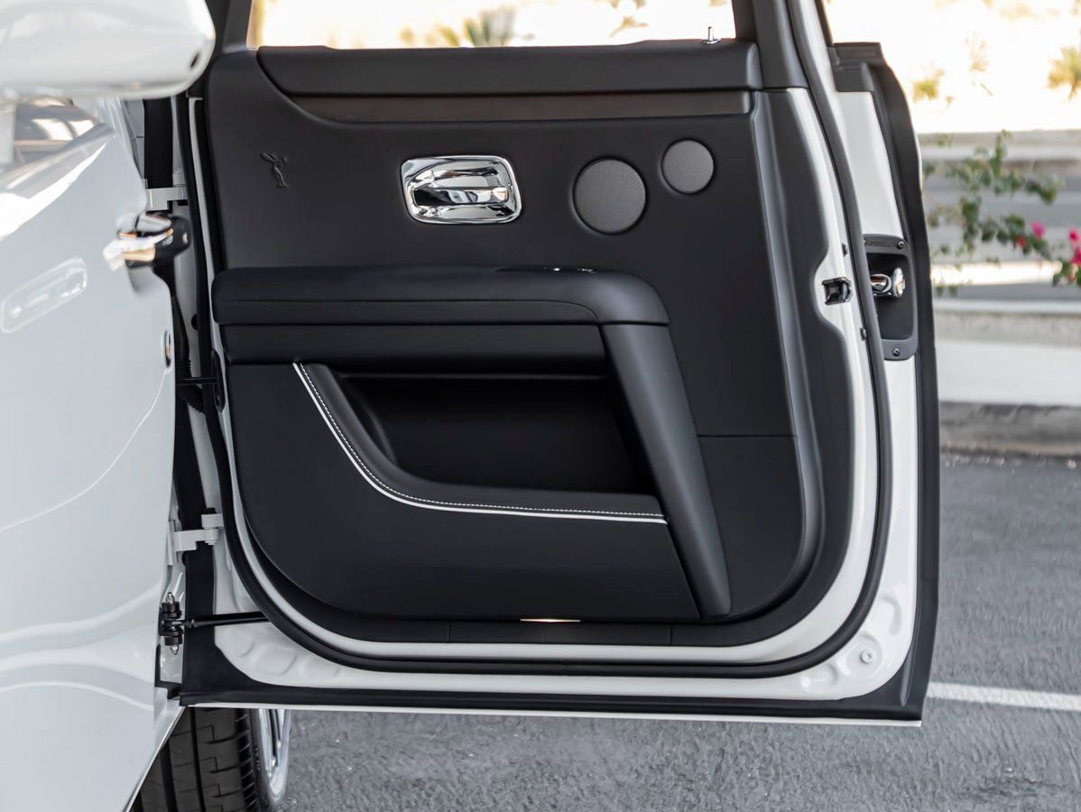 Used 2024 Rolls-Royce Ghost image 10