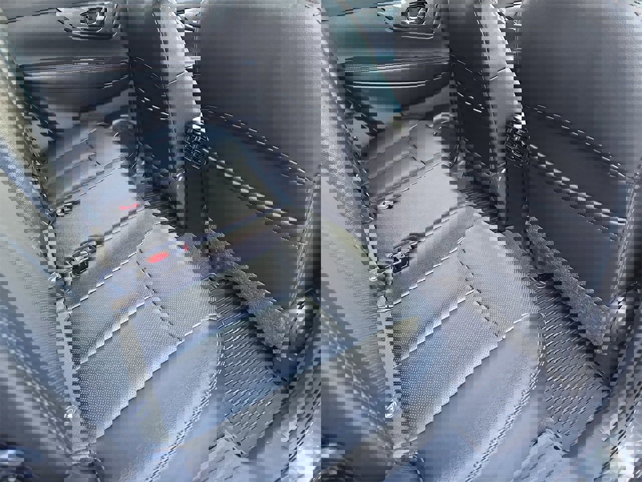 Used 2016 Nissan Rogue SL w/ SL Premium Package image 11