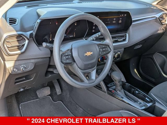 Used 2024 Chevrolet TrailBlazer LS AWD/4WD image 15