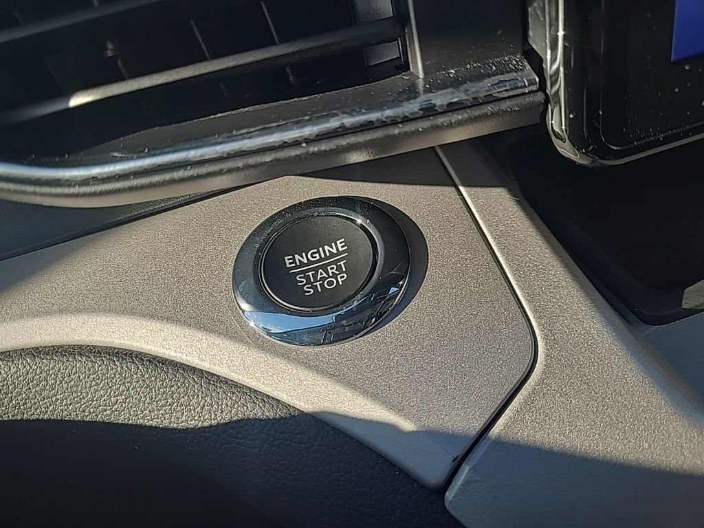 Used 2023 Ford Explorer XLT w/ Equipment Group 202A image 25