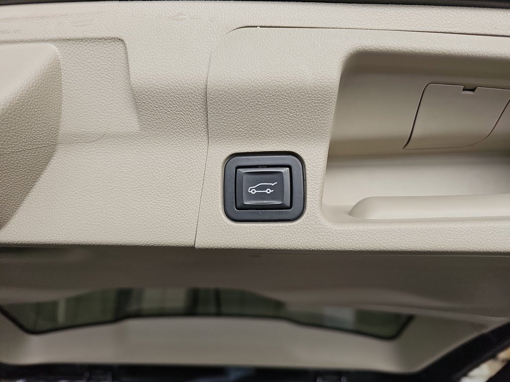 Used 2018 GMC Acadia Denali w/ Technology Package image 13