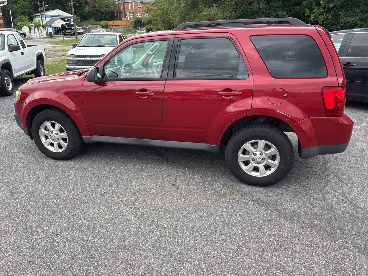 Used 2010 MAZDA Tribute i AWD/4WD image 2