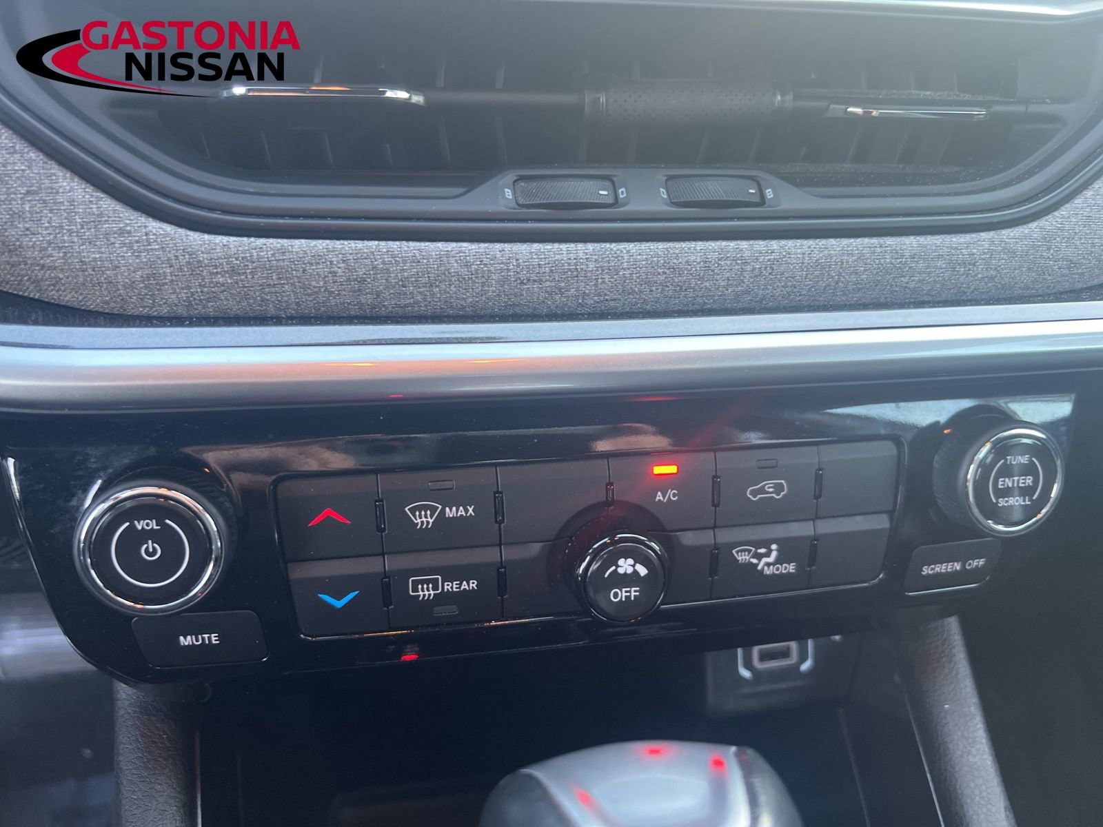 Used 2024 Jeep Compass Latitude image 43